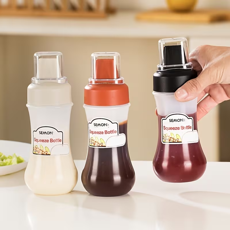 Squeezable sauce bottle for salad