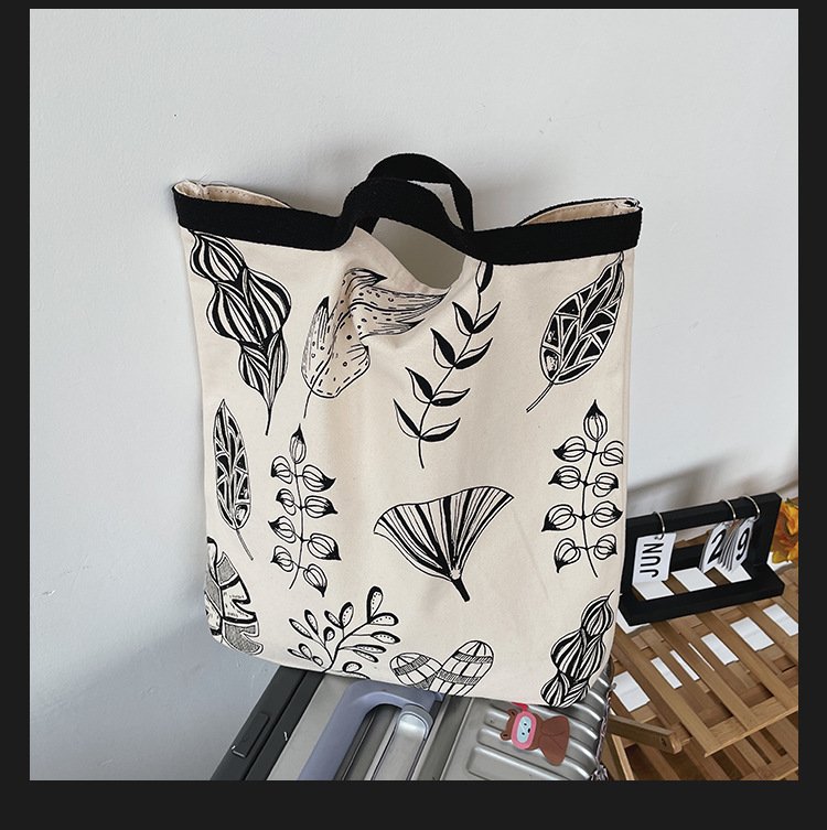 Fashionable Large Capacity Graffiti Canvas Bag